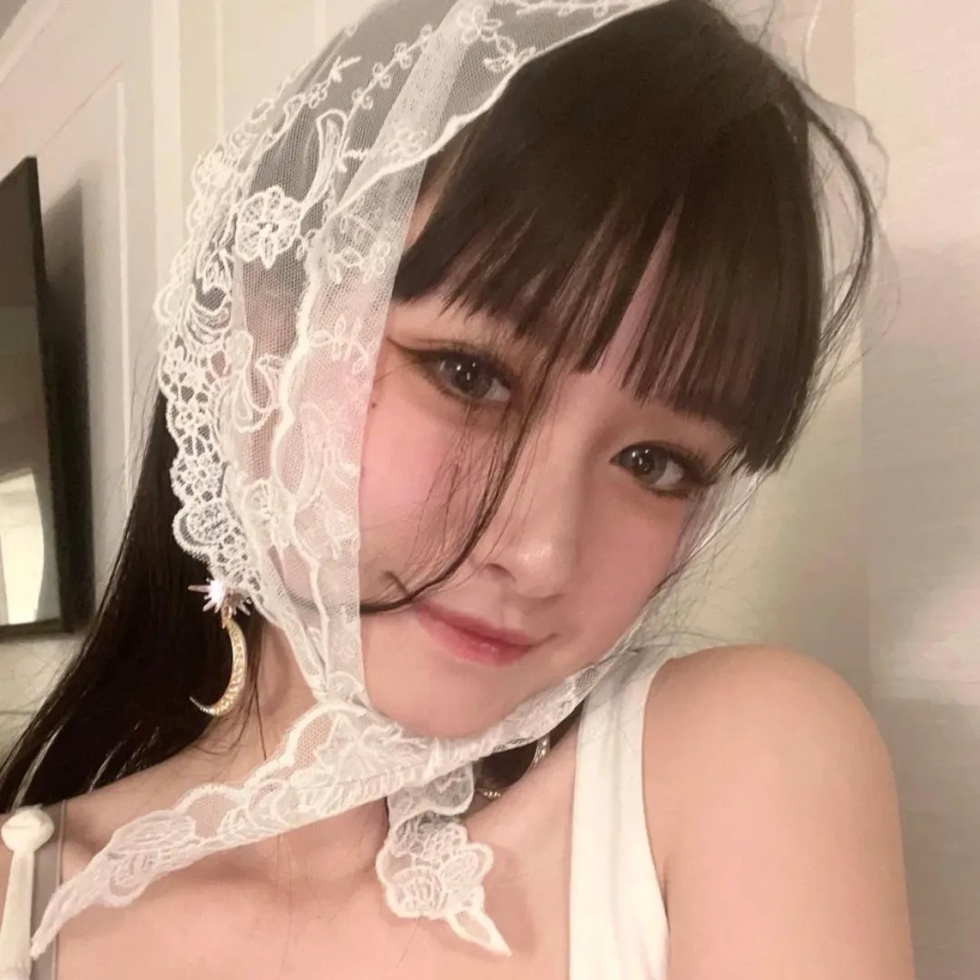 带剑女孩